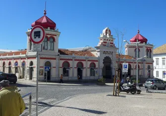 20% of all Algarve businesses located in only one area