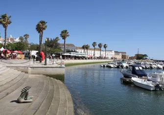 Get festive in Vila Adentro 