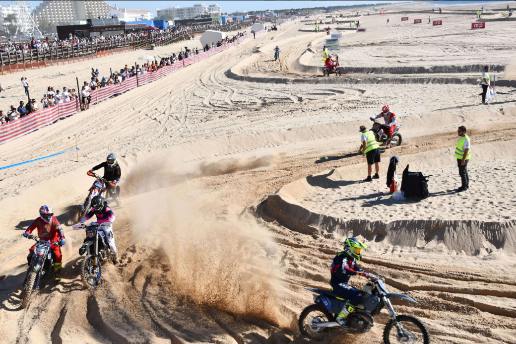 Motorcycles invade Portuguese beach