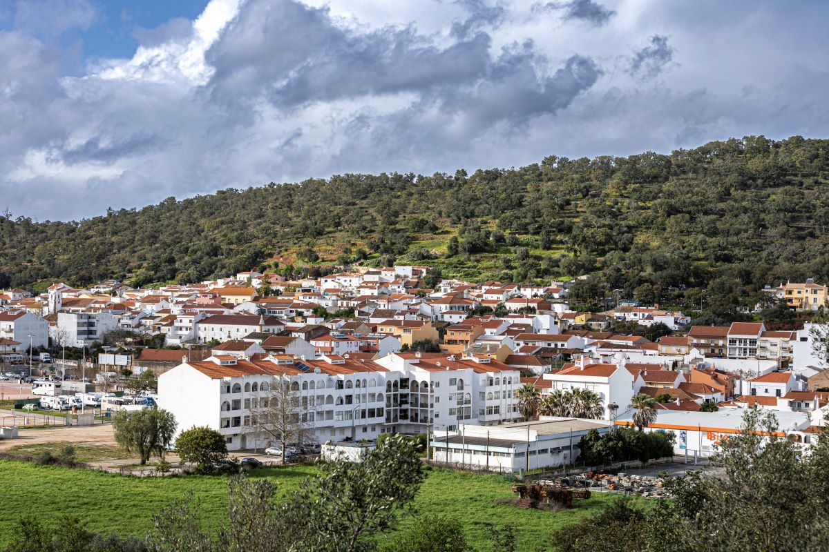 Bringing high-speed internet to 8,800 Algarve families