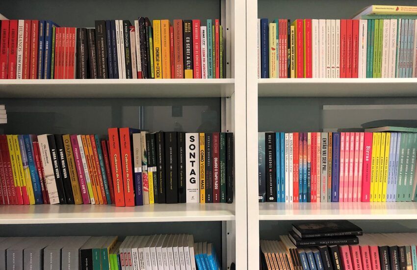 First Penguin-branded books to arrive in Portugal