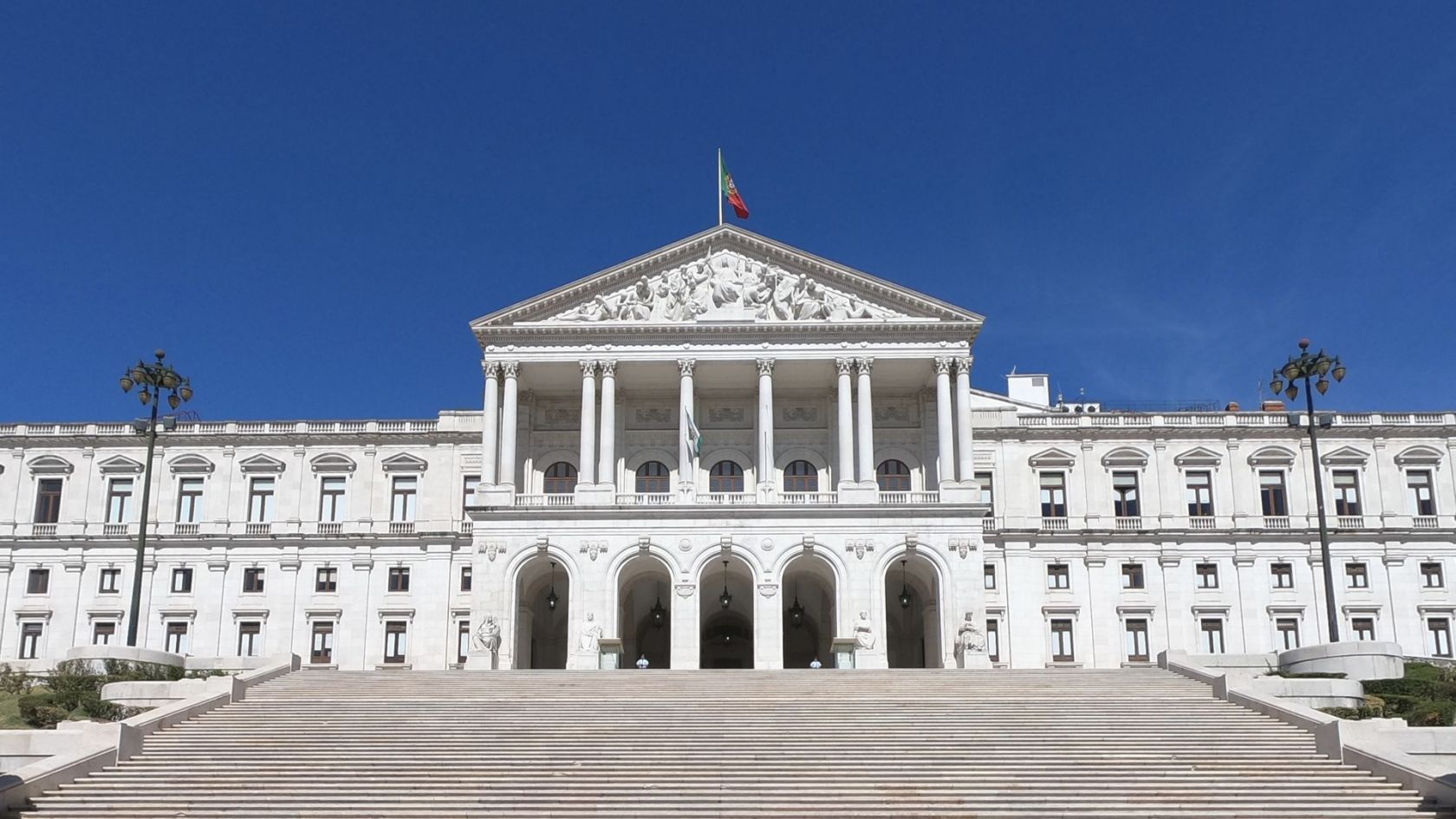 Portugal is heading to elections