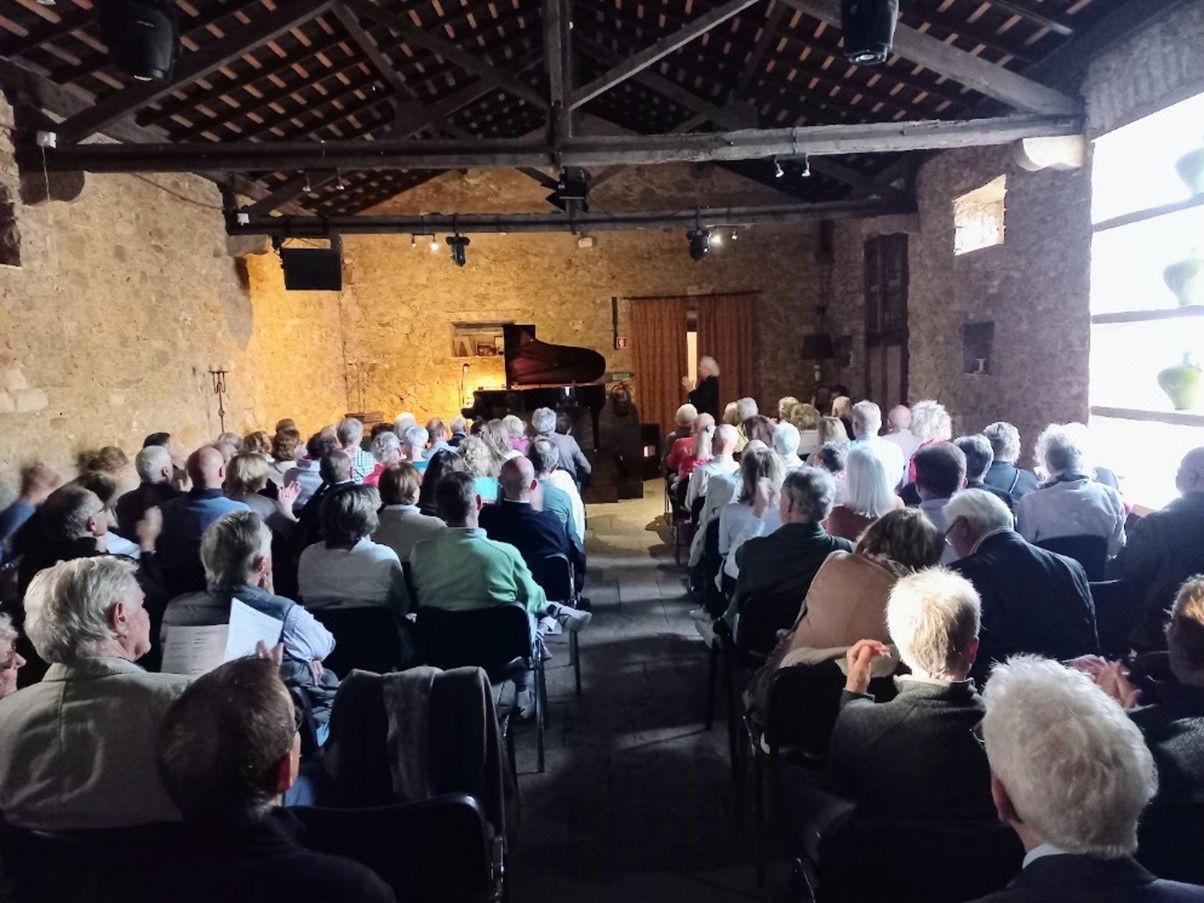 AMIGOS’ February Concerts – SALVADOR SANCHEZ