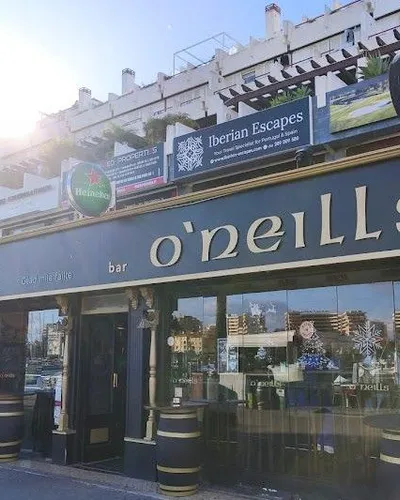 British tradition in the Algarve