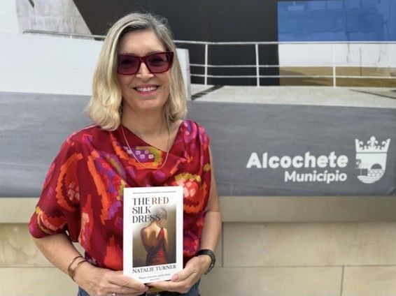 Natalie Turner outside Alcochete Library