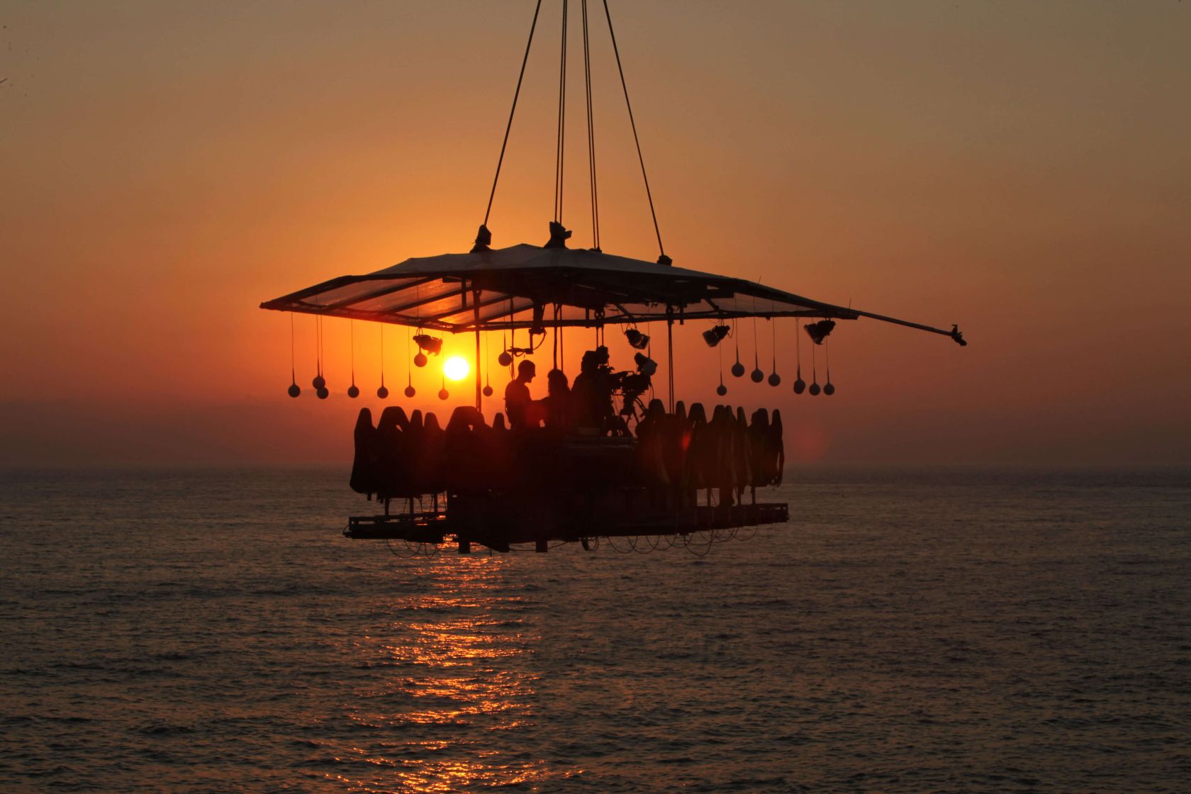 Dining in the sky: Portugal to host suspended restaurant experience