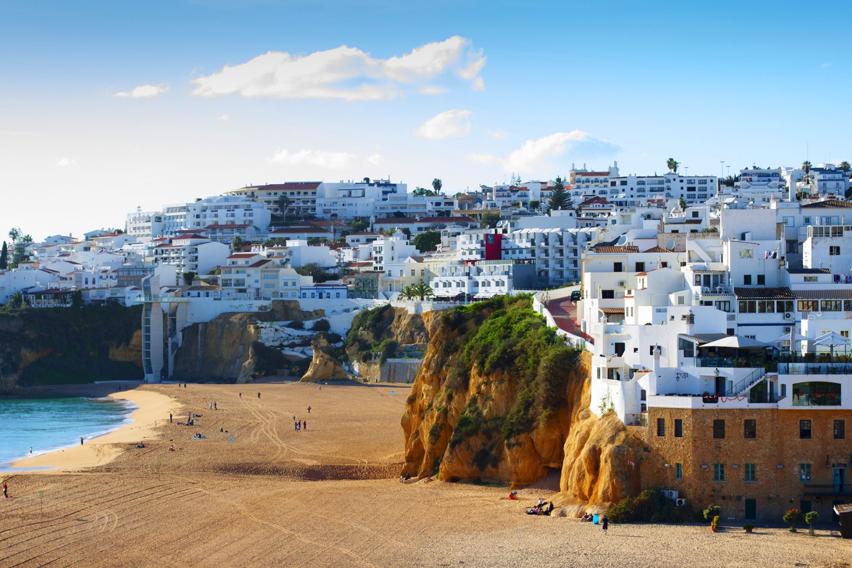 Global advisory giant deVere opens in Algarve as expat demand surges
