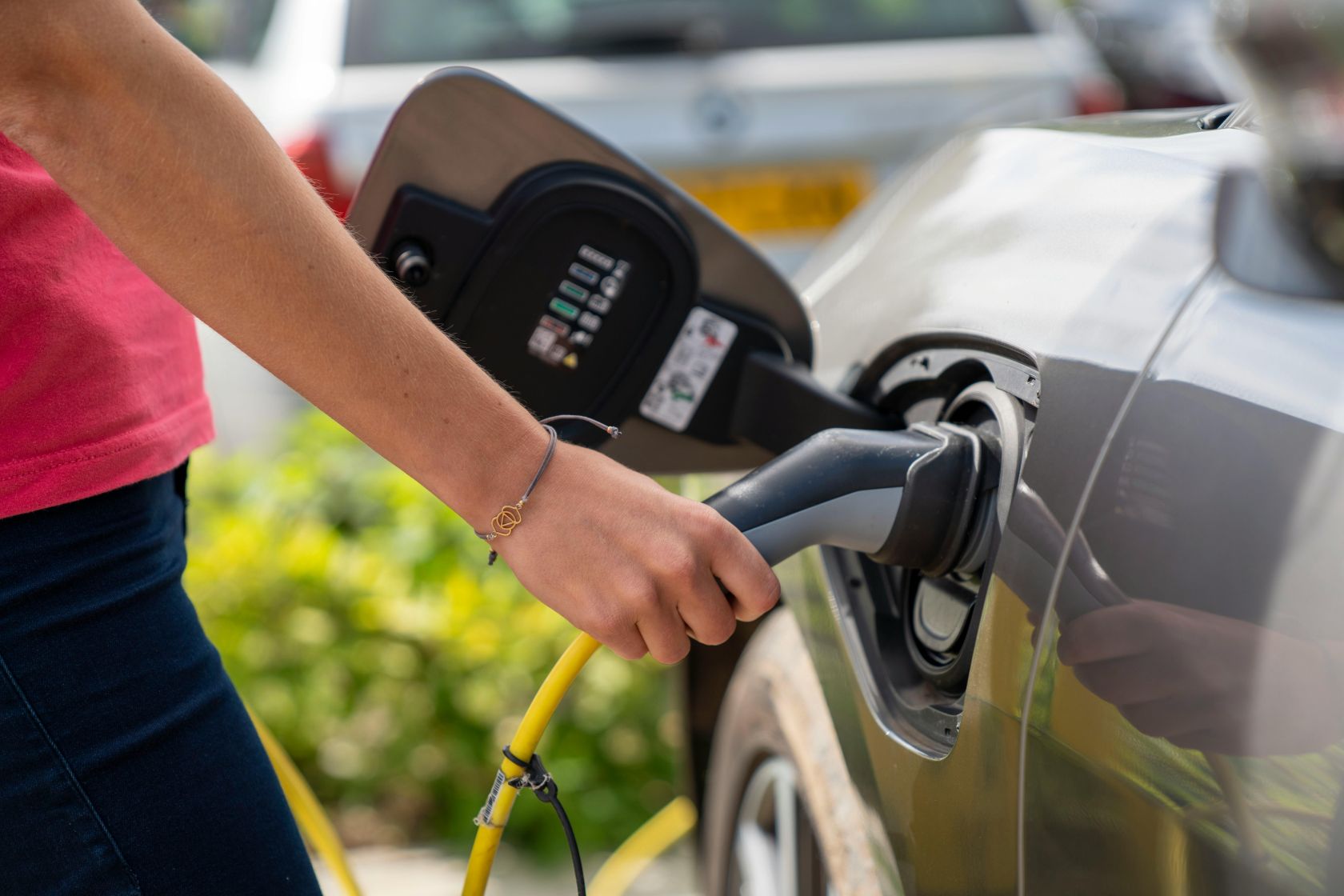 The purchase of electric vehicles is recommended in Portugal