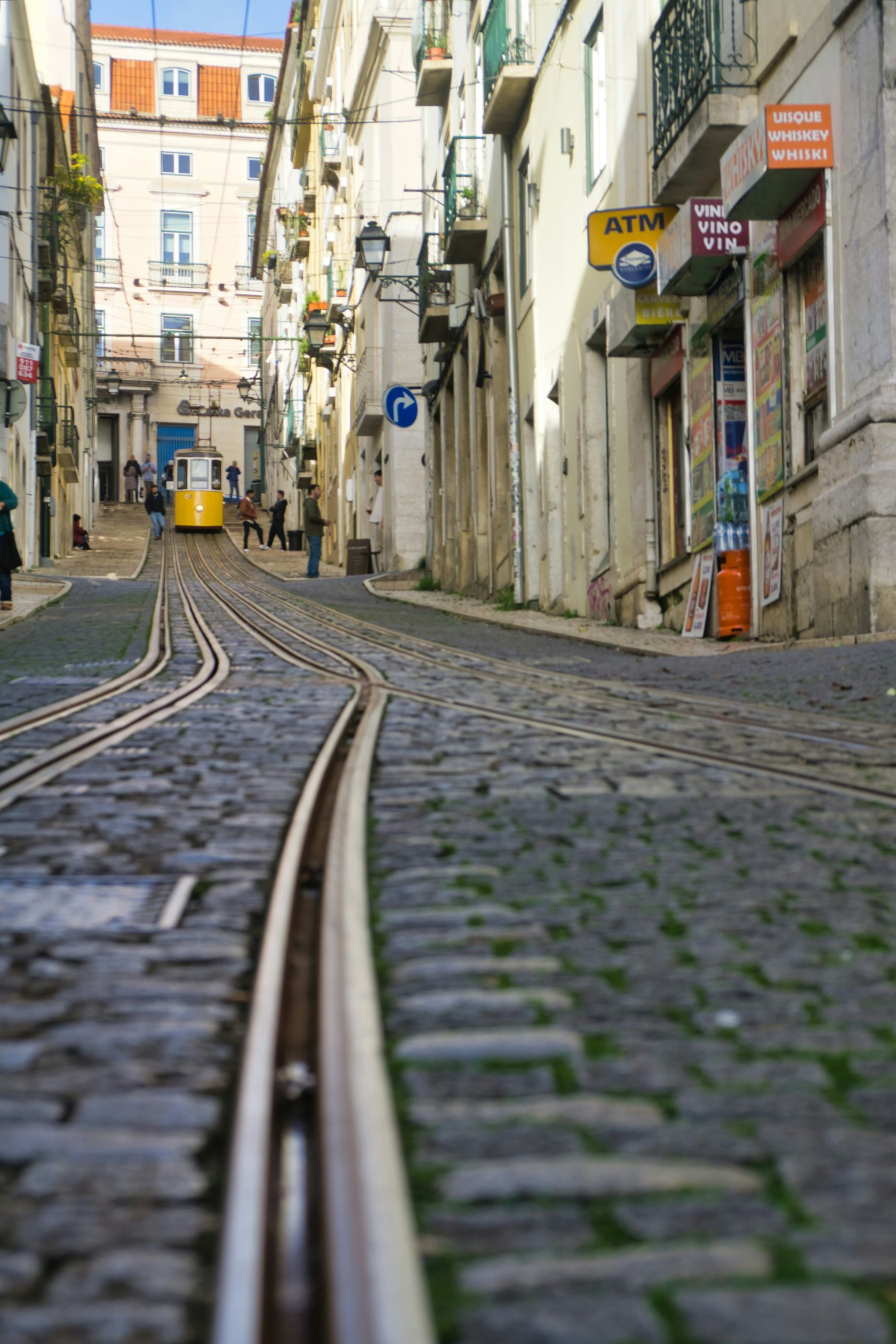 Portugal labour market faces pressure as immigrants are leaving