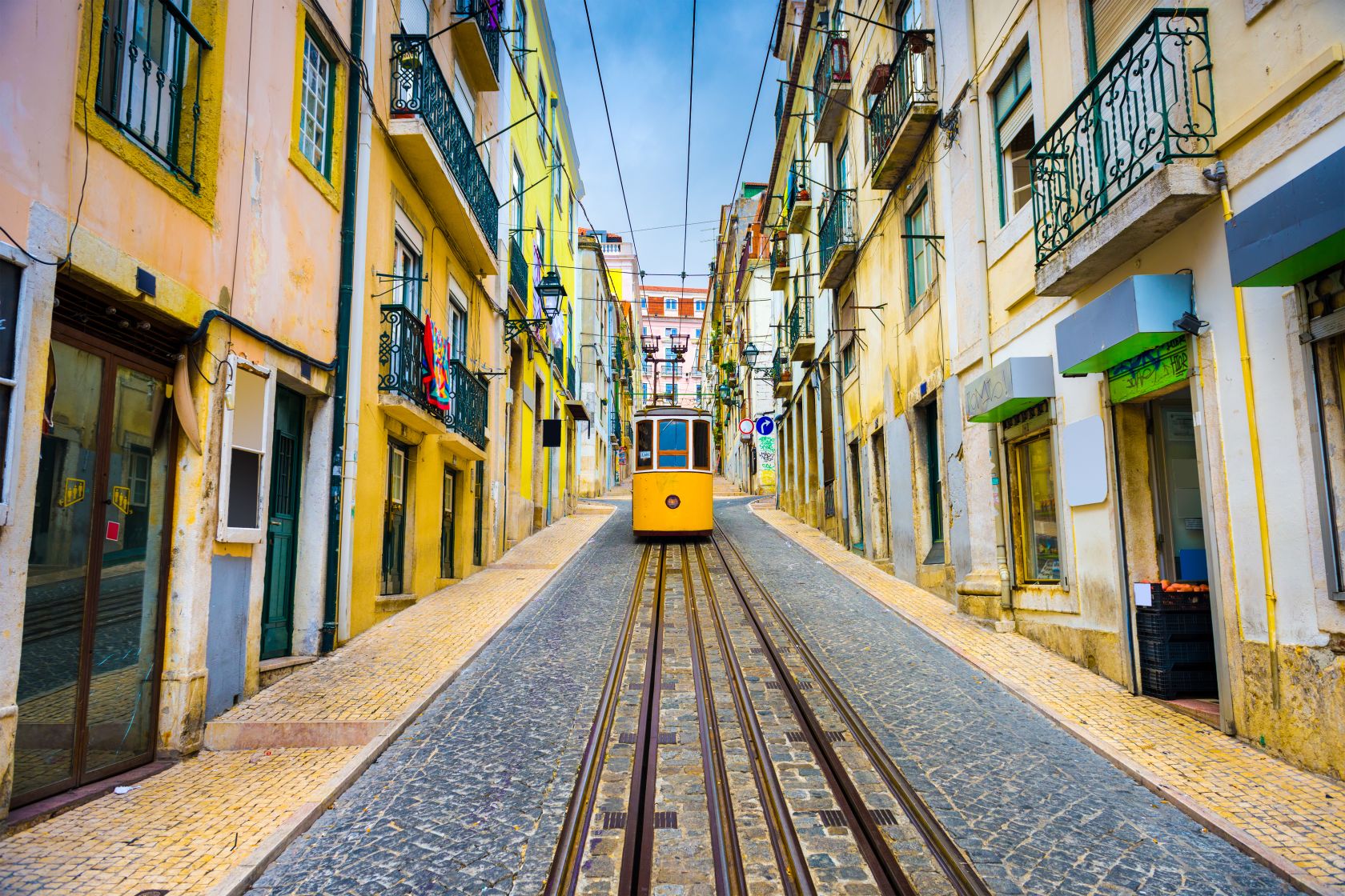 3 international novels set in Portugal released this year