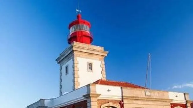 Portekiz'in simge yapılarından Cabo da Roca'daki deniz feneri halka yeniden açıldı.