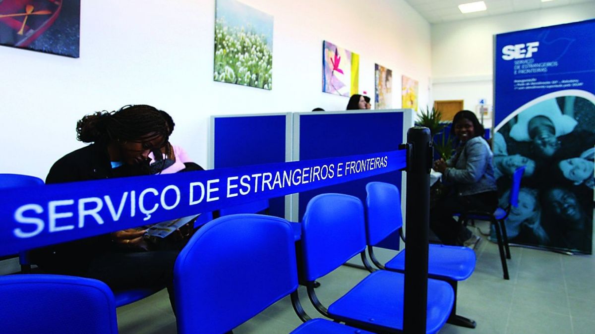 The number of appointments available with the Foreigners and Borders Service (SEF) has dropped dramatically.